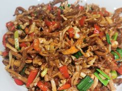 卜扁豆丝炒糠熏肠-渔乡米香·剁椒鱼头(四方坪店)