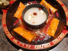 菌汤鸳鸯锅-椒香城门口重庆老火锅(宝安固戍店)