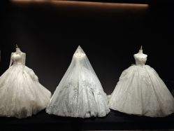 -维纳斯婚纱礼服租赁馆