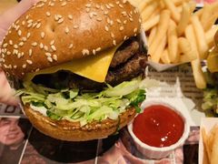 -The Habit Burger Grill 哈比特汉堡(复兴soho店)