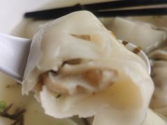 黄鱼馄饨-洪大妈·黄鱼面(金山嘴渔村店)