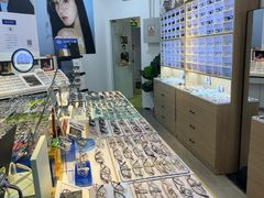 -天空之镜眼镜店蔡司依视路配镜授权零售店(望京颐堤港店)
