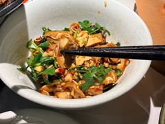 -费大厨辣椒炒肉(高铁吾悦广场店)