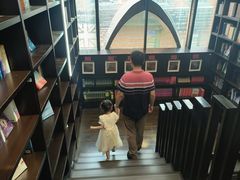 -钟书阁(松江泰晤士小镇店)