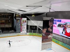 -冰纷万象滑冰场(南山万象天地店)