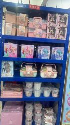 -逝水玩具折扣店
