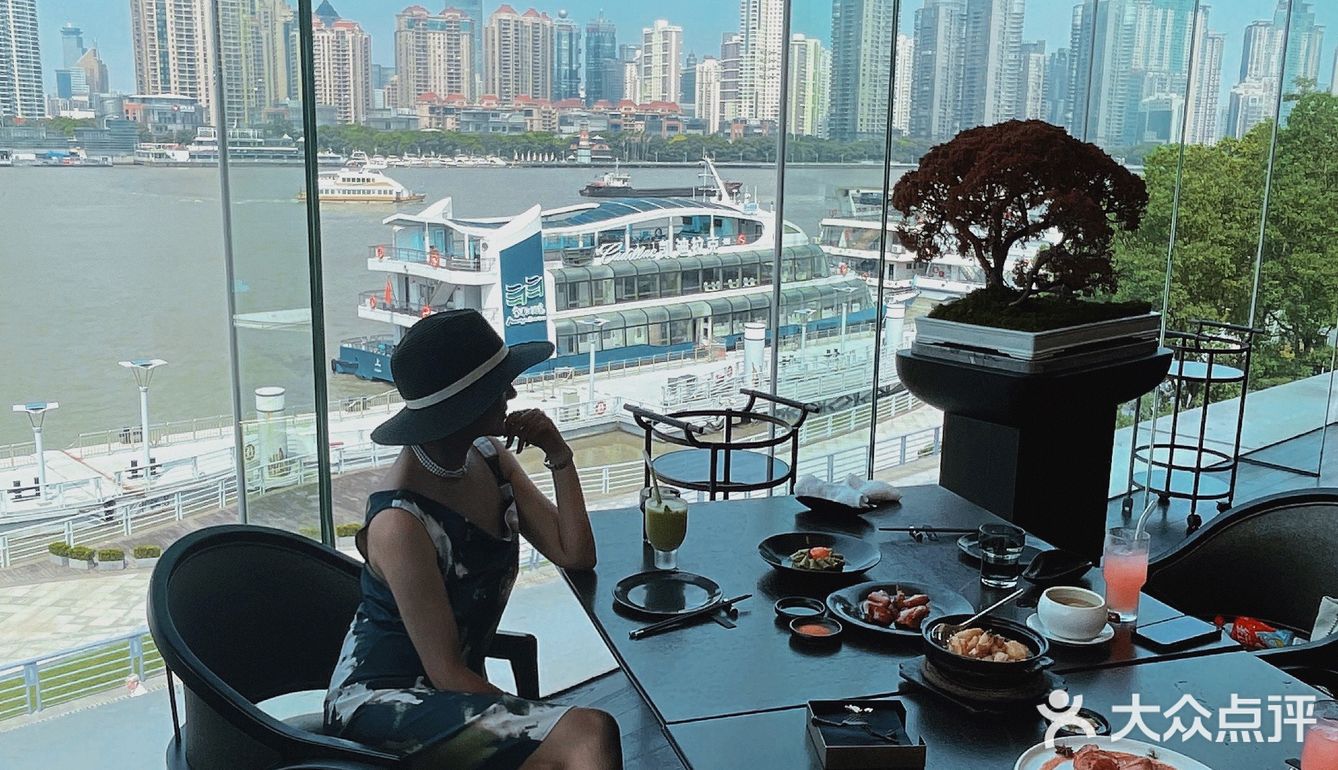 外滩江景餐厅打卡 绝妙拍照圣地