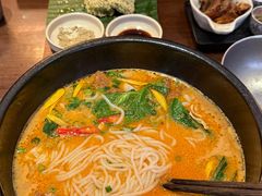 -银米·云南传统过桥米线(双廊黑金冠店)