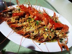 -三亚火车头万人海鲜广场