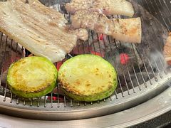 -围炉肉舍•炭烤活鳗•丹东海鲜烤肉(步行街店)