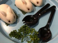 大白兔草莓椰汁糕-一笼小幸运