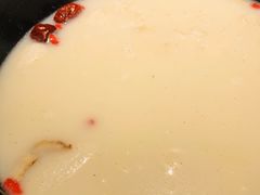 -洪氏嗨捞·广东猪肚鸡·椰子鸡火锅(西咸万象城店)