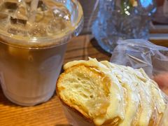 杏仁可颂-TIMO COFFEE 阿拉校园面包
