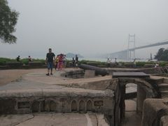 景点-威远炮台