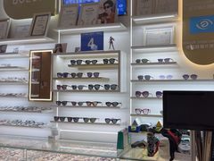 -美式眼镜·授权蔡司.依视路.尼康.豪雅.明月(南翔印象城店)