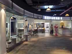 -尚羽华东接发美发店