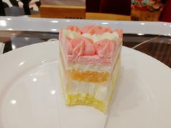 接骨木白桃慕斯蛋糕-COSTA COFFEE(上海月星环球港店)