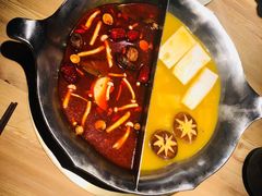 红颜花胶鸡锅-湊湊火锅·茶憩(杭州湖滨银泰in77店)