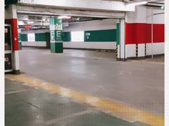 -繁花中心-停车场