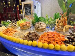 -广州万富希尔顿酒店·感趣自助餐厅·金秋蟹宴生蚝海鲜刺身烧烤