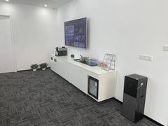 店内环境-北亚国超特斯拉授权钣喷中心