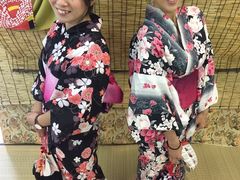 -东京都浅草樱花和服租赁店