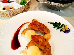 鹅肝鹅肝拼半件银鳕鱼-皇朝会.经典传统粤菜(外滩店)
