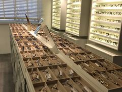 -目艮眼镜SHOWROOM(品牌集合店)