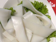 -老牌坊云南鱼豆花火锅(哈西万达店)