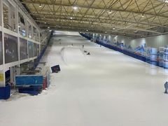 -乔波室内滑雪场