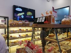 面包甜点陈列柜-山崎面包(苏州中心店)