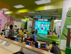 -莫莉幻想儿童乐园(武汉金银潭永旺店)