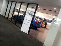 -上海宝信宝马4S店