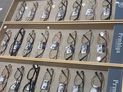 -博士眼镜(东莞明丰广场店)