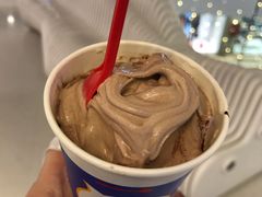 巧克力扁桃仁暴风雪-DQ·蛋糕·冰淇淋(通州万达店)