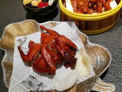 蝴蝶里招牌乳鸽-蝴蝶里·粤菜·点心(滨江龙湖店)