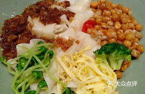 Braised Pork Dry with Scallop Noodles