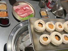 -围炉肉舍•炭烤活鳗•丹东海鲜烤肉(步行街店)