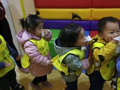 -瑞恩宝感统训练·语言提升·蒙氏托育中心