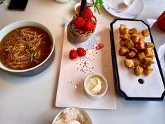 杨梅鳕鱼球-柳莺湖上·湖景餐厅·江南菜(西湖店)
