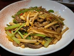 -魏铭鱼头捞饭(晋阳路店)