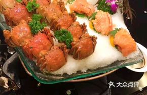 Salmon and Chilled Crab