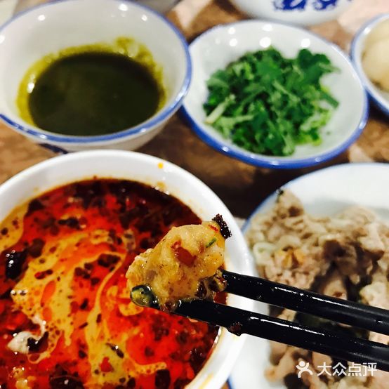 齐鲁鑫龙火锅(环山路店)