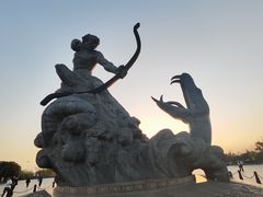 -巴陵广场