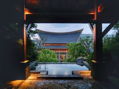 -七彩云南古滇温泉山庄