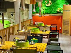 -山野的朋友露营炭火烤肉