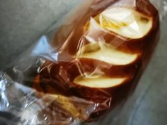 香肠芝士碱水-富贵面包公司(运河店)