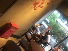 -星巴克(上海虹桥新天地二店)