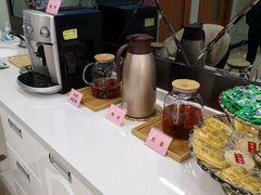 -茂菊口腔连锁(浦东南路店)