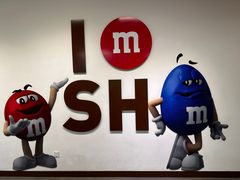 -m豆巧克力世界(上海世茂广场店)